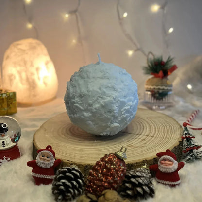 Decoratieve winterkaars “Sneeuwbal”