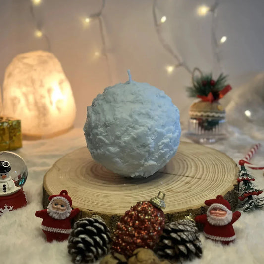 Decoratieve winterkaars “Sneeuwbal”
